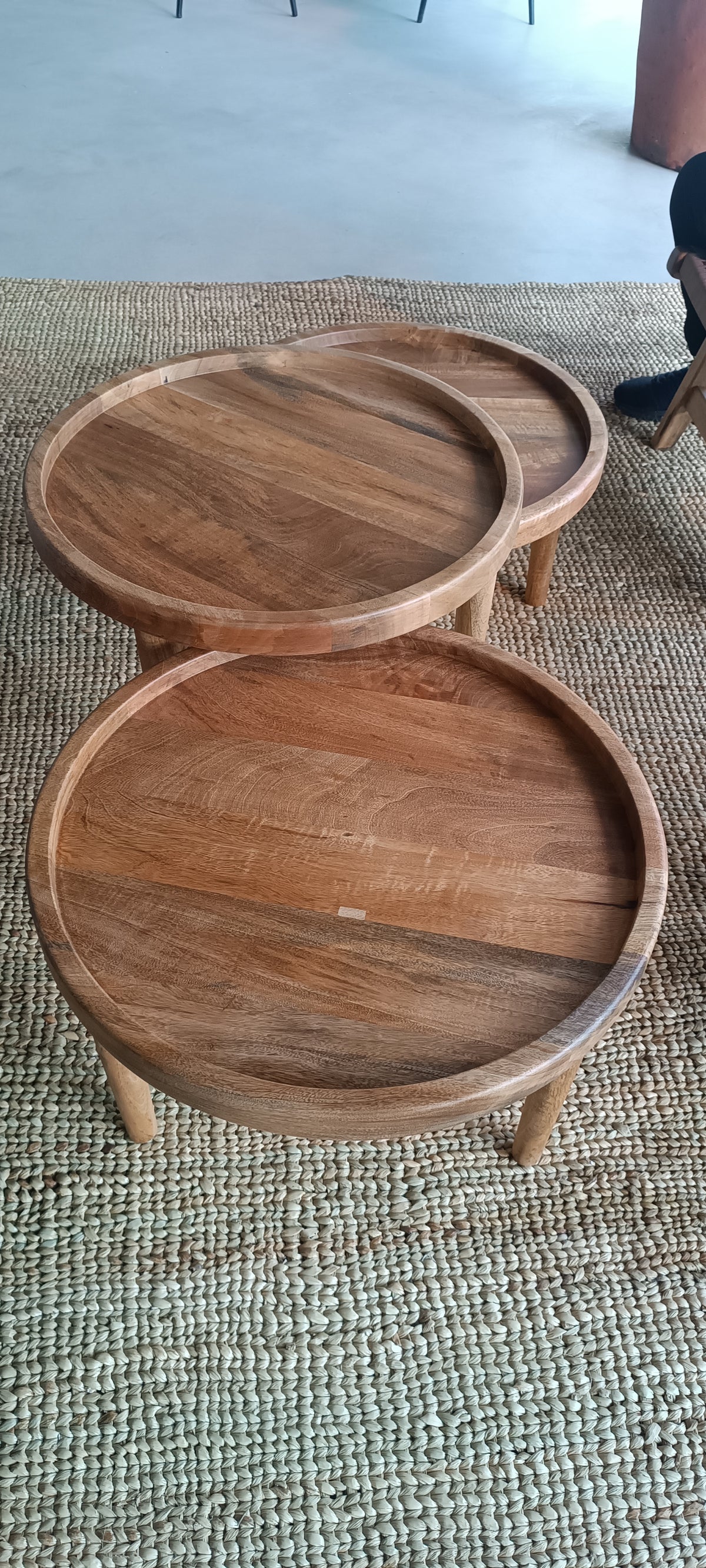 Nest coffee tables