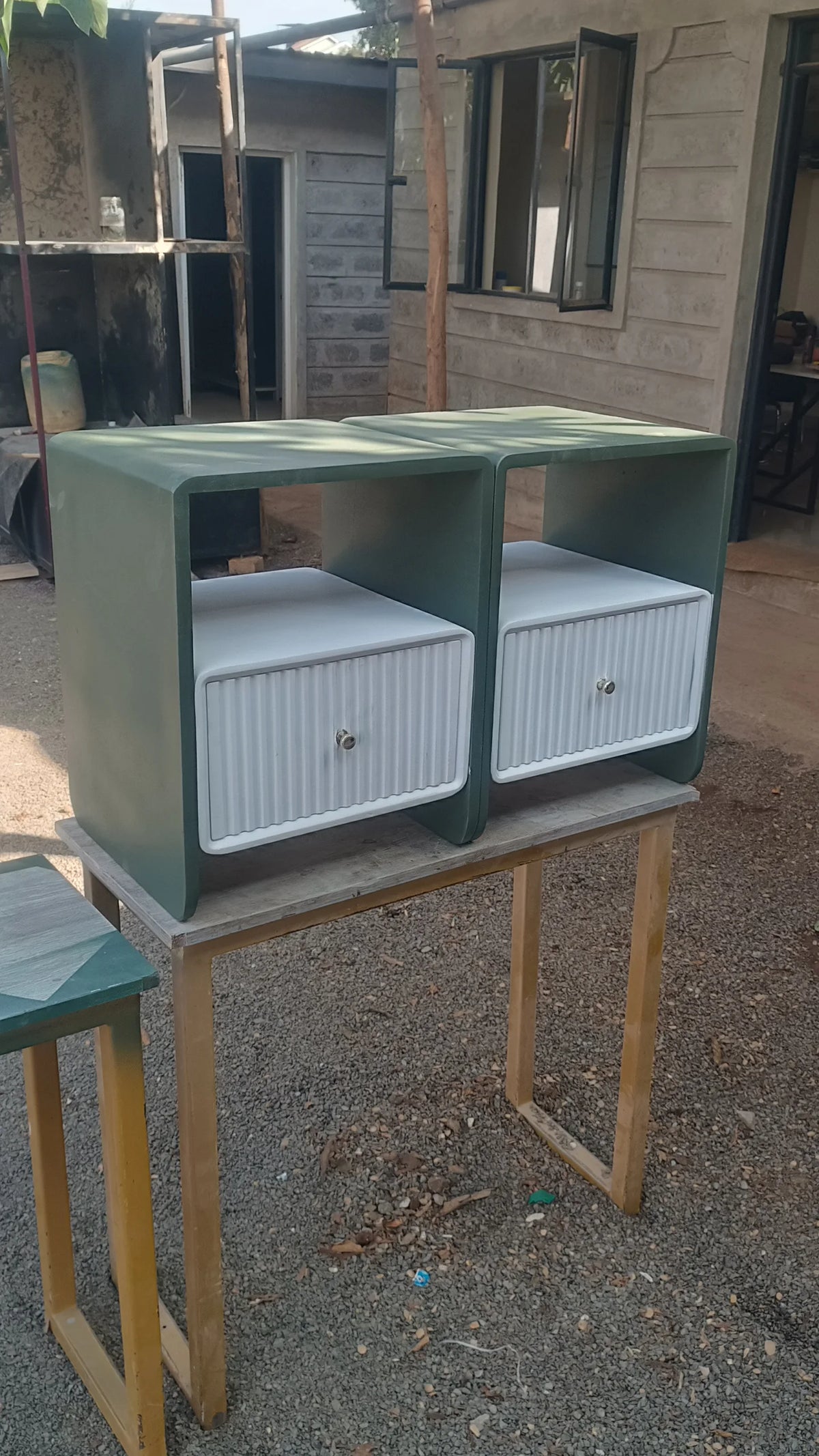 A pair night stands