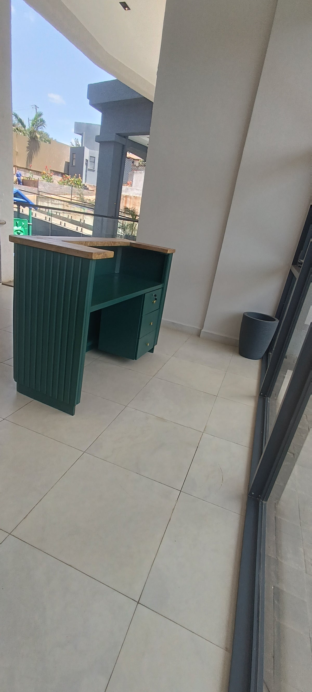 Reception desk
